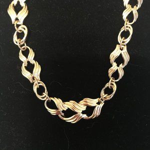 NWOT Napier Goldtone Fashion Necklace